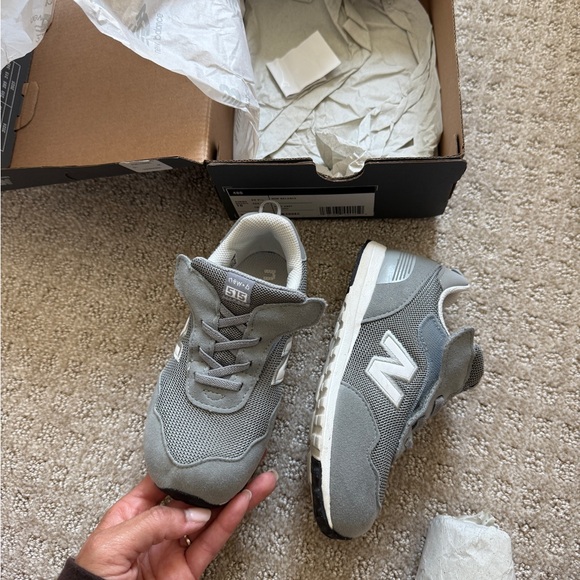 New Balance Grey and White Shoe Box toddler - Picture 7 of 9